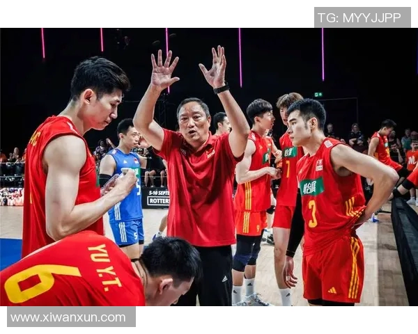 中国男排与俄罗斯男排激战正酣争夺世界排球赛荣耀之巅